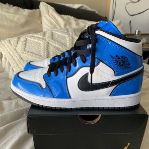 Nike air jordan 1s signal blue